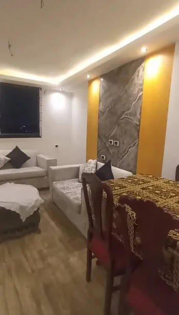 غرفة مفروشة للايجار في موقع هادي ومميز